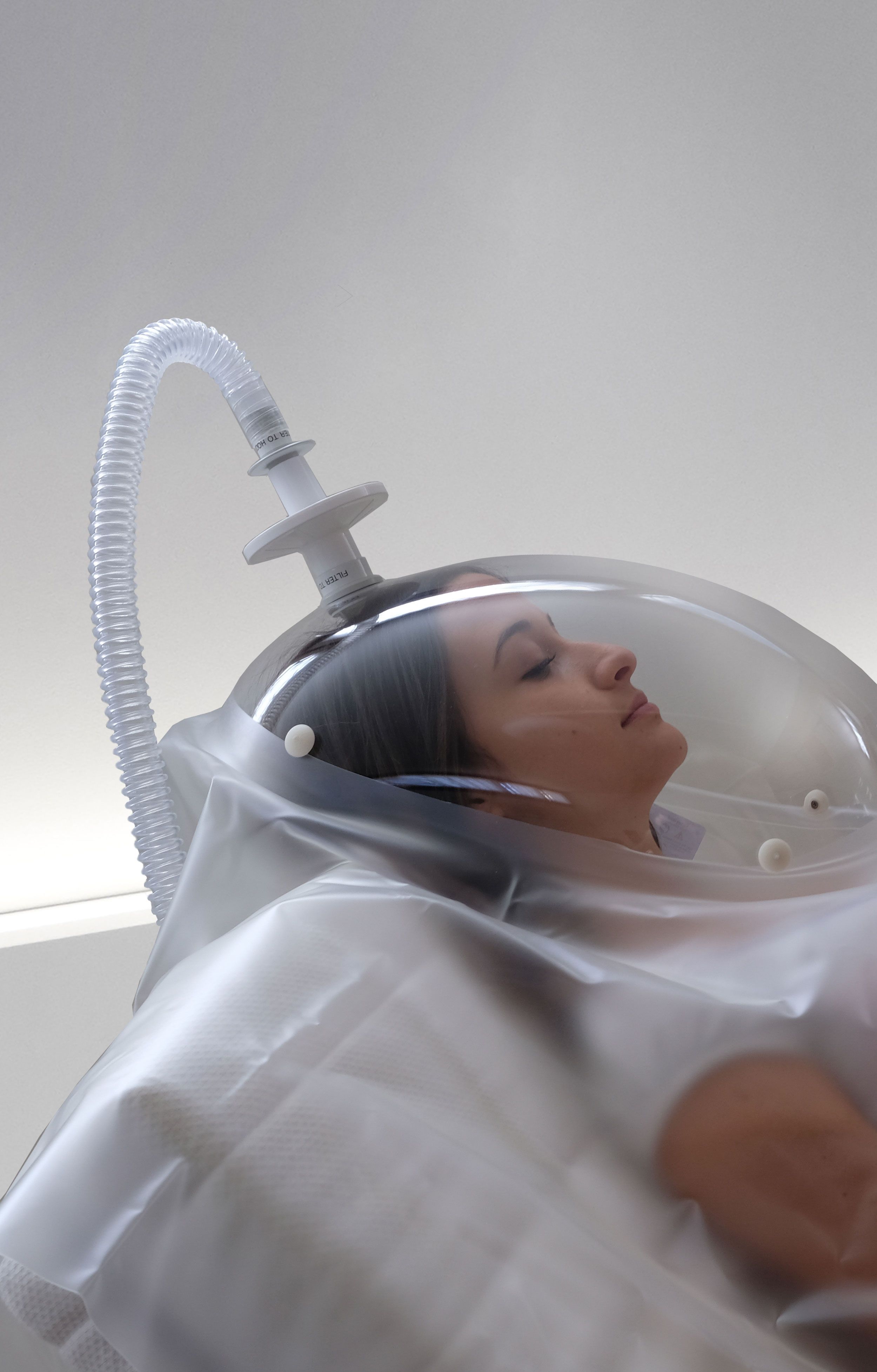 Q-NRG - Woman Resting Energy Expenditure mesurements with canopy hood