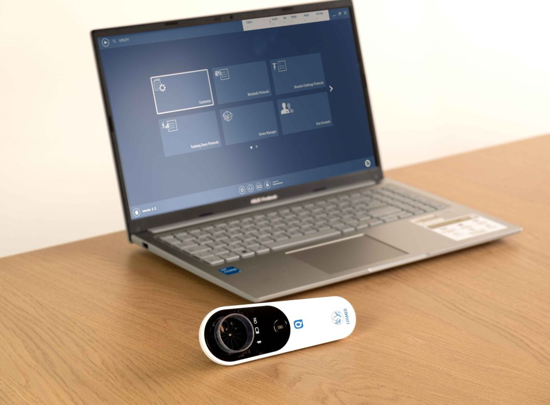 Q - spirometer and PC with OMNIA Software