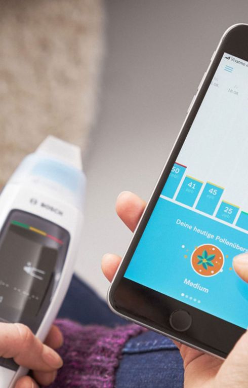 Vivatmo Pro App on mobile phone