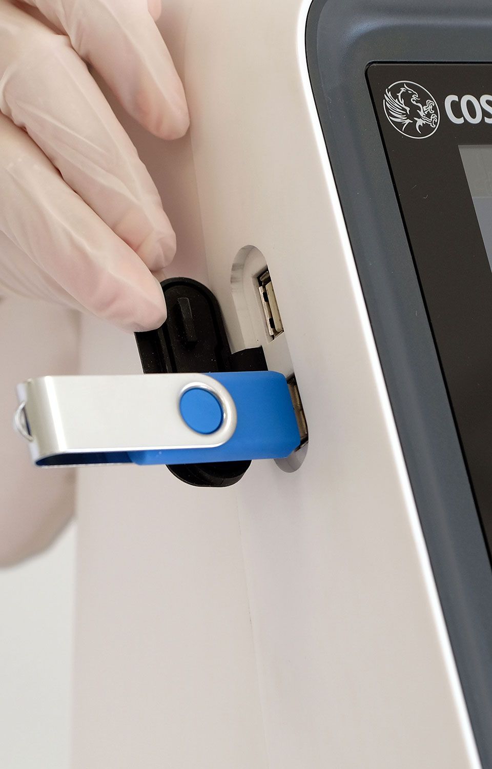 Q-NRG - USB port zoom detail