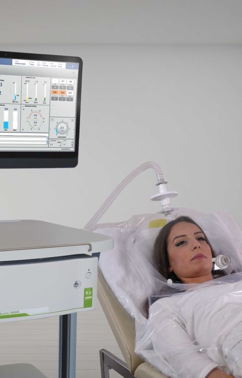 Quark RMR - femme sous le canopy et Quark RMR sur le Chariot